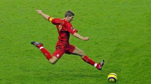 CM Là Gì? Vai Trò Của Tiền Vệ Trung Tâm Trong Bóng Đá